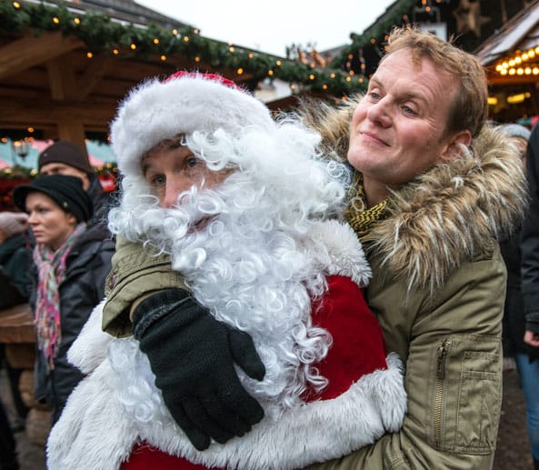 Selbst Weihnachtsmänner sind im "Tatort: Weihnachtsgeld" verdächtig.