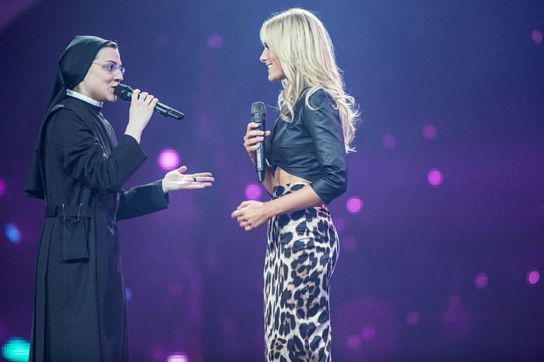 Eine Nonne zu Gast beim blonden Engel: Schwester Cristina gewann die diesjährige Staffel von "The Voice of Italy" und durfte nun auch im deutschen Fernsehen auftreten.