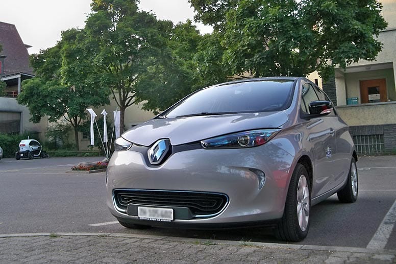 Geräumig und günstig: Der Renault ZOE ist mit einem Grundpreis von 21.700 Euro das preiswerteste E-Auto bei den Kompaktwagen in diesem Vergleich.