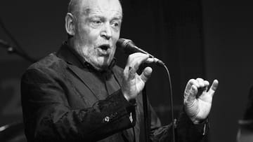 Der britische Rocksänger Joe Cocker ist tot. Wie eine Sprecherin bestätigte, starb der Musiker im Alter von 70 Jahren.