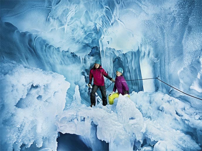 Hintertux: Natur-Eispalast am Hintertuxer Gletscher.