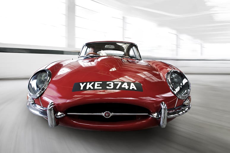 Legendär: Viel bekannter als der S-Type ist heute Jaguars E-Type, der zum Kult-Auto wurde. Die aufwändige Hinterachse des E-Types wurde auch im S-Type verbaut.