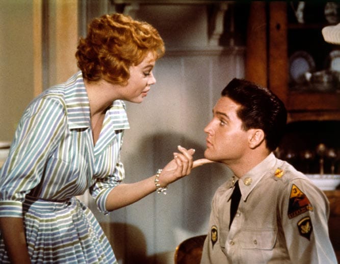 Hier ist er 1960 mit seiner Kollegin Juliet Prowse in dem Film "G.I.Blues" zu sehen. In dem Streifen sang er sogar das deutsche Volkslied "Muss i denn (zum Städtele hinaus)“ auf Deutsch.