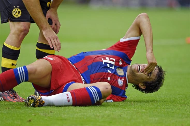 Bayern Münchens Javi Martinez reiste zwar mit ins Trainingslager, kann aber aufgrund der Folgen seines Kreuzbandrisses erst Mitte Februar wieder eingesetzt werden.