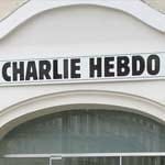 Die links orientierte Satire-Zeitschrift Charlie Hebdo zog sich mit provokanten Mohammed-Karikaturen wiederholt den Zorn von Muslimen zu. 2011 gab es einen Brandanschlag auf die Redaktion.