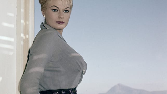 Dieses Foto stammt aus dem Jahr 1960. Es zeigt den Filmstar auf einer Hotelterasse in Maratea/Italien.