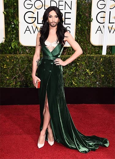 ESC-Siegerin Conchita Wurst zog bei der Verleihung der Golden Globes die Blicke auf sich. Zahlreiche US-Medien schrieben danach Lobeshymnen auf die Drag Queen und ihr Outfit.
