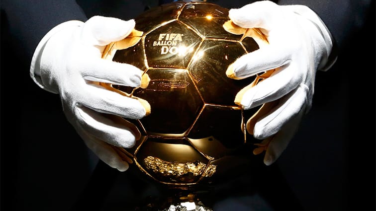 Darum geht es vor allem: die Trophäe für den Weltfußballer. Geht sie an...
