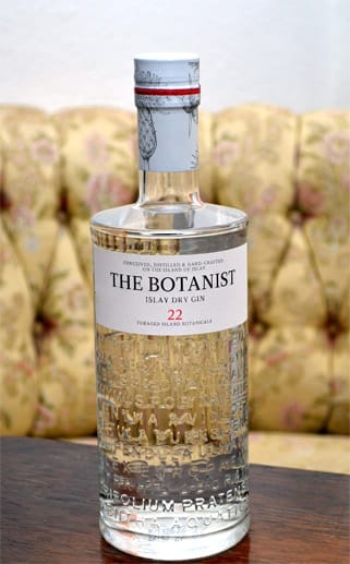 Die renommierte Whisky-Destillerie Bruichladdich auf der Insel Islay hat mit ihrem "Botanist"-Gin (42 Euro) den ersten der Insel geschaffen. Er enthält 22 Botanicals, die nur auf Islay wachsen. Der Gin ist vielschichtig und komplex mit interessanten Noten nach Wacholder, Engelwurz, Birkenblättern, Zimtstangen, Koriandersamen und vielem mehr.