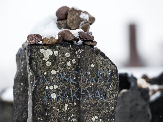 Eine "Hölle von Hass und Gewalt" nannte Polens Präsident Komorowski Auschwitz bei der Gedenkfeier zum 70. Jahrestag.