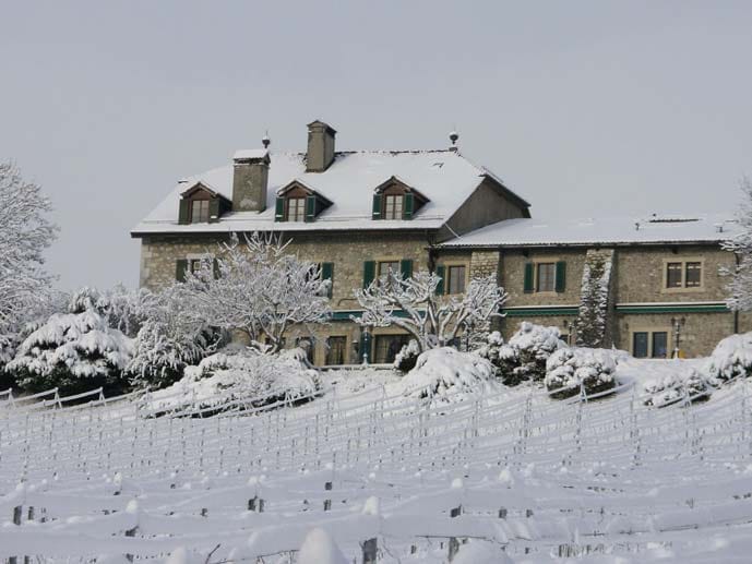 Philippe Chévrier heißt der Küchenchef und Eigner der Domaine de Châteauvieux in Satigny in der Schweiz. Seine Karriere begann im Hotel Beau Rivage, bevor er sich 1987, mit 27 Jahren, hier selbstständig machte.