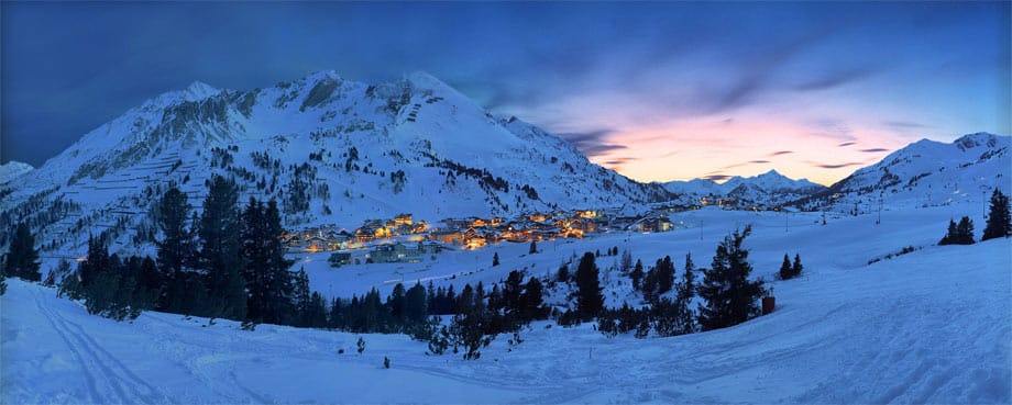 Nach Liftschluss wird es hoch über dem Ort Obertauern ruhig: Während die Skifahrer ins Dorf abfahren, genießen die Hotelgäste von der Kaminlounge des Hotels oder der Terrasse aus den Sonnenuntergang - und später den Blick in den weiten, unendlich scheinenden Sternenhimmel. Nach Liftschluss wird es hoch über dem Ort Obertauern ruhig: Während die Skifahrer ins Dorf abfahren, genießen die Hotelgäste von der Kaminlounge des Hotels oder der Terrasse aus den Sonnenuntergang - und später den Blick in den weiten, unendlich scheinenden Sternenhimmel.