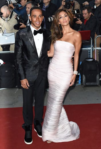 Lewis Hamilton und Nicole Scherzinger trennten sich Anfang Februar. Zuvor führten sie sieben Jahre lang eine turbulente On-Off-Beziehung. Scherzinger habe es nicht gefallen, dass Hamilton ihre Hochzeit immer weiter hinausgezögert habe.