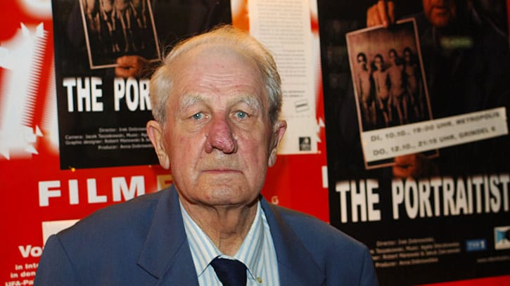 Auschwitz-Fotograf und -Häftling Wilhelm Brasse im Jahr 2006 bei der Premiere des Dokumentarfilms "The Portraitist" in Hamburg.