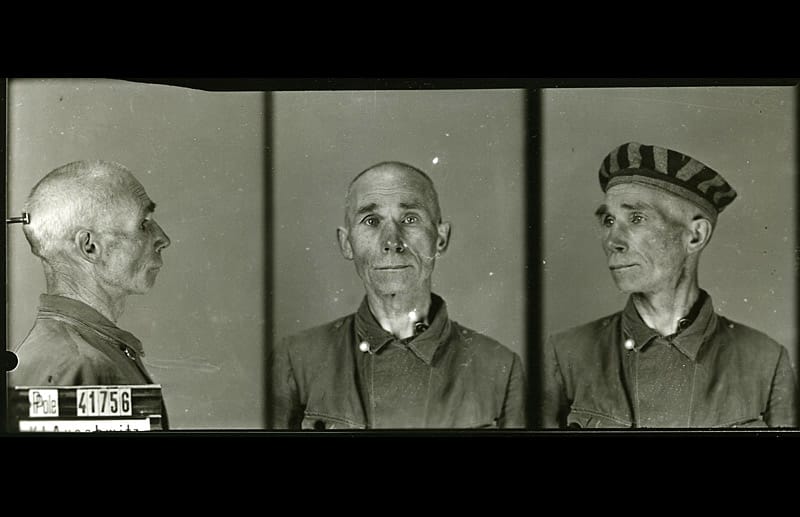 Vielfach sind die Identitäten der Häftlinge nicht bekannt, die Brasse innerhalb von drei Minuten frontal, im Profil und mit Kopfbedeckung fotografieren musste.