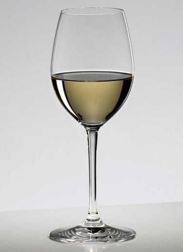 Das maschinengefertigte Riedel Vinum Sauvignon Blanc gilt als Geheimtipp: Denn neben der Rebsorte, die Riedel als Namen gewählt hat, entwickeln sich in diesem recht günstigen Glas auch Grau- und Weißburgunder, Riesling, Silvaner Muskateller, Gewürztraminer sowie Sangiovese, Montepulciano, Rosé- und Süßweine auf sehr hohem Niveau. (Riedel Vinum Sauvignon Blanc, ca. 20 Euro)
