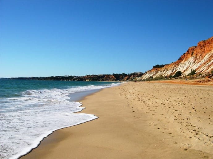 Platz 21: "Praia da Falesia" (Steilküstenstrand) (Albufeira, Portugal).