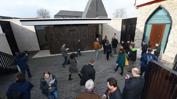 Der umstrittene Bischofspalast in Limburg: Das Bistum will einen Neuanfang versuchen. Dazu gehört auch, den Protz-Bau für die Öffentlichkeit zugänglich zu machen.