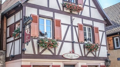 Klein aber fein: In diesem Fachwerkaus, dem Bistro des Saveurs in Obernai, wird groß aufgekocht.