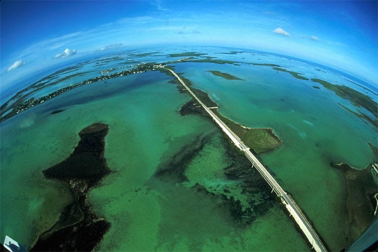 Der Overseas Highways führt vom Festland Floridas zu den Inseln.