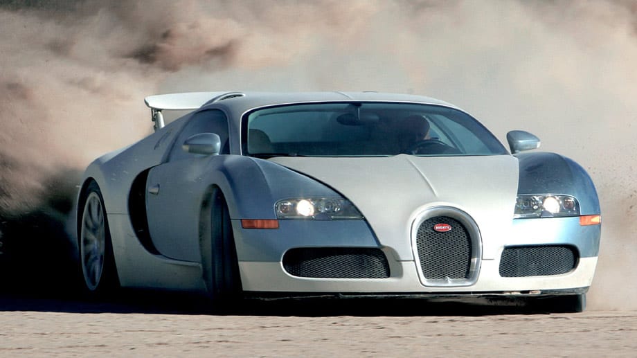 In Genf wird der finale Veyron neben dem Begründer der Reihe mit der Chassisnummer Eins ausgestellt, der 2005 die Welt der Supersportwagen gehörig durcheinander wirbelte.