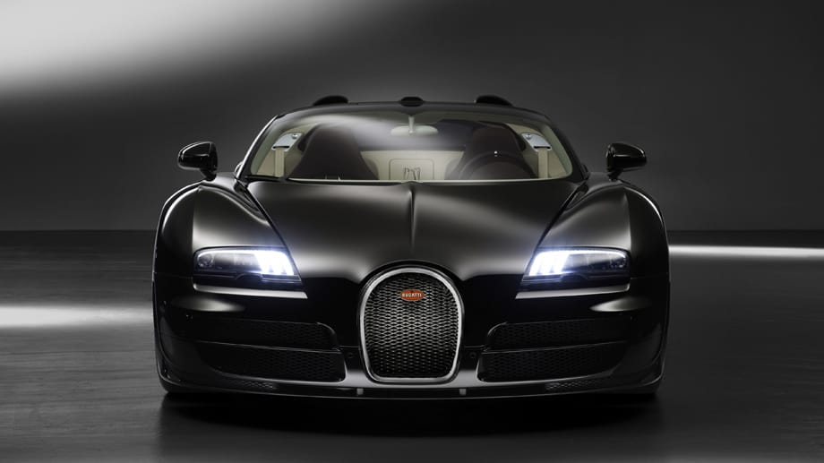 Es folgte der Veyron "Edition Jean Bugatti", der dem älteren Sohn des Firmengründers Ettore Bugatti gewidmet wurde. Diese Sonderedition wurde auf der IAA 2013 vorgestellt.