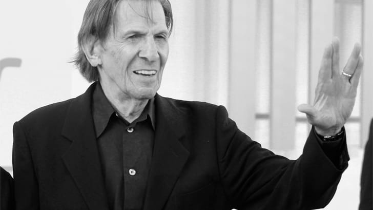 Leonard Nimoy, der Darsteller des Mr. Spock aus der beliebten TV-Serie "Raumschiff Enterprise", starb am 27. Februar 2015 im Alter von 83 Jahren. Er erlag der Lungenkrankheit COPD. Im Gespann mit William Shatners Captain James T. Kirk lenkte Nimoy von 1966 bis 1969 in drei Staffeln die Geschicke des Raumschiffs Enterprise.