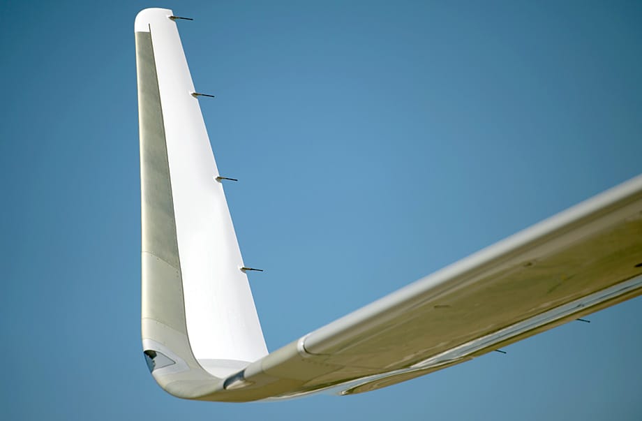 "Blendet Winglets" bieten einen fließenden und runderen Übergang zur Spitze - die Konstruktion wirkt weicher.