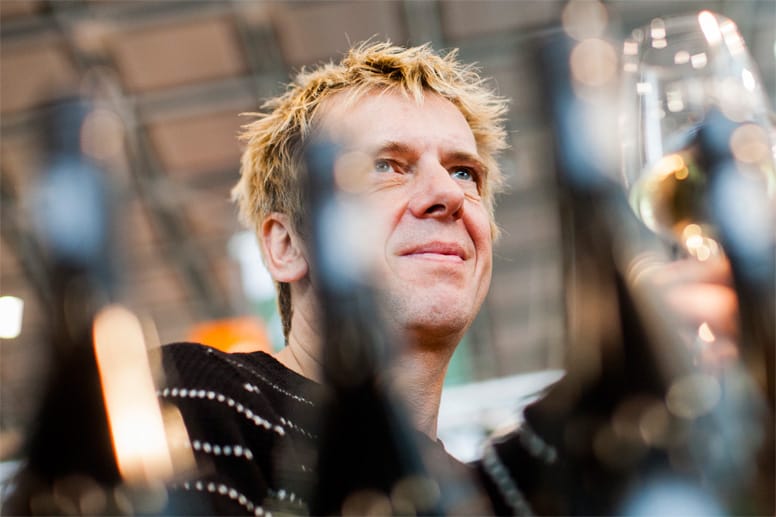 Andreas Meurer, genannt Andi, stammt aus Essen - er schätzt Wein und ist Bassist und Songwriter der Band "Die Toten Hosen".