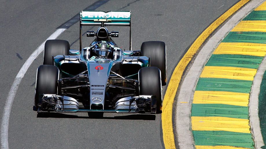 Nico Rosberg selbstverständlich schon. Er fährt in beiden Trainings die Bestzeit.