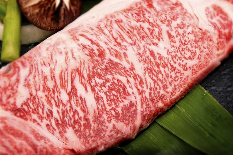 Kobe Beef würde hingegen blutwarm, sprich bei maximal 36 Grad, serviert, erläutert Experte Jorra.