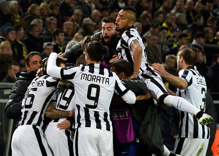 Damit hätte wohl kaum einer gerechnet, die Spieler von Juventus feiern, als wären sie schon weiter.