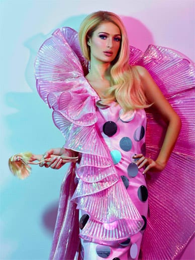 Auch als Barbie-Meerjungfrau gibt die Blondine ein perfektes Bild ab.