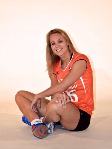 Seit 2014 spielt die hübsche Blondine für Allianz MTV Stuttgart in der Volleyball-Bundesliga.