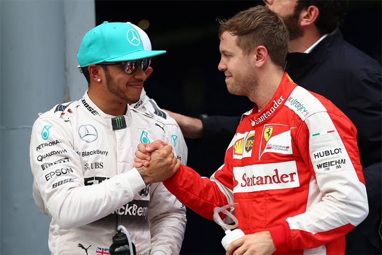 Die ersten beiden Plätze im Qualifying belegen nach acht Grand Prix erstmals nicht die beiden Silberpfeile: Sebastian Vettel (re.) sorgt mit Platz zwei für Jubel bei Ferrari und für eine lang ersehnte Abwechslung für alle Rennsportfans. Lewis Hamilton (li.) ist nur sieben Hundertstel schneller.
