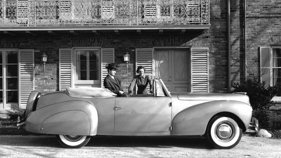 Der Lincoln Continental ist ein Kult-Auto und hat eine lange Geschichte hinter sich. Hier zu sehen ist ein Lincoln-Zephyr Continental Cabriolet aus dem Jahr 1940.