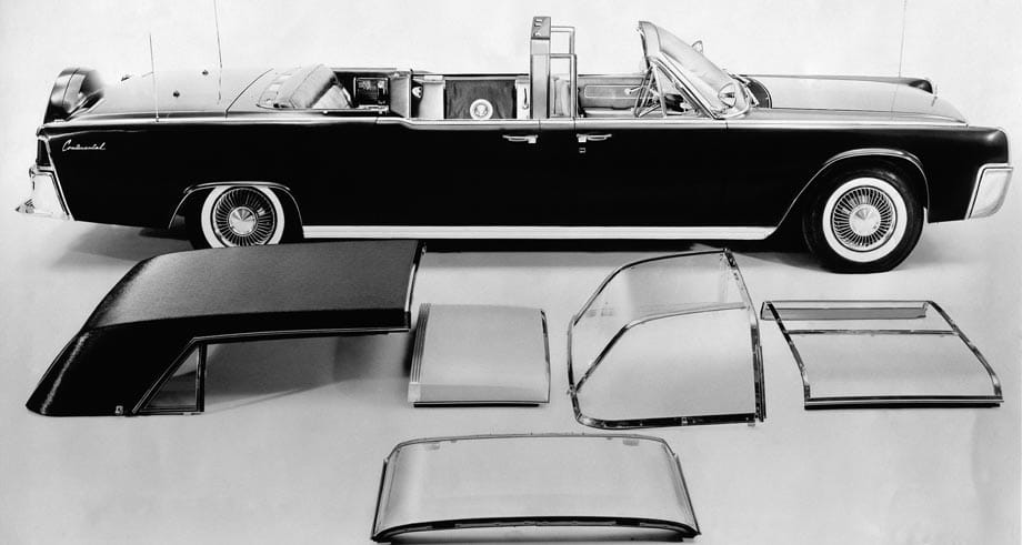 Kennedys Lincoln war das erste Präsidenten-Auto mit einem transparenten Dach für den gesamten Fahrzeugbereich.