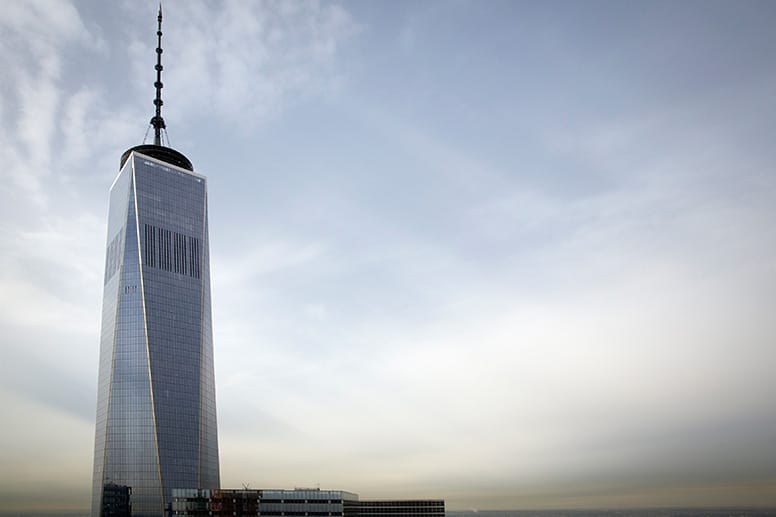 Das "One World Trade Center" von außen. Der Wolkenkratzer steht auf dem Gelände des alten World Trade Center.
