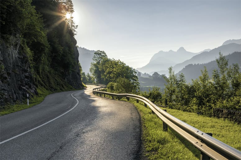 Die beschilderte Rundstrecke ist 1600 Kilometer lang und führt zu den meisten Sehenswürdigkeiten der Schweiz.