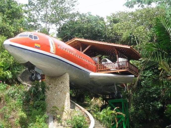Das "727 Fuselage Home"-Zimmer des Hotels "Costa Verde" auf Costa Rica: Hier bauten die Betreiber eine ausgemusterte Boeing 727 mitten im Dschungel zum Baumhaus um, mit zwei privaten Balkonen auf den Flügeln.