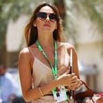 Auch Buttons Ehefrau Jessica ist beim Grand Prix in Bahrain vor Ort.