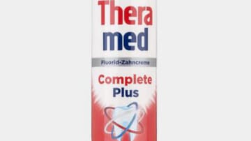 Testsieger ist "Theramed Complete Plus, umfassende Mundhygiene" (1,09 Euro pro 100 Milliliter). die Zahnpasta entfernt Verfärbungen besonders gründlich. Das wurde von Stiftung Warentest mit einem "Sehr gut" (Note 1,3) belohnt.