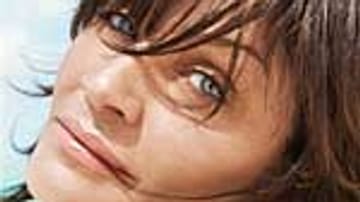 Als ob die Zeit stehen geblieben wäre: Helena Christensen (46) wurde von Star-Fotograf Fred Meylan erotisch in Szene gesetzt.