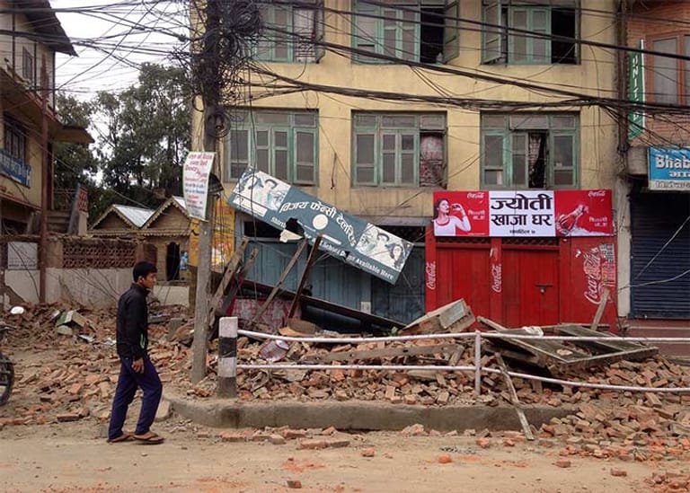 Zerstörungen in Kathmandu: Die betroffene Gegend ist äußerst dicht bewohnt.