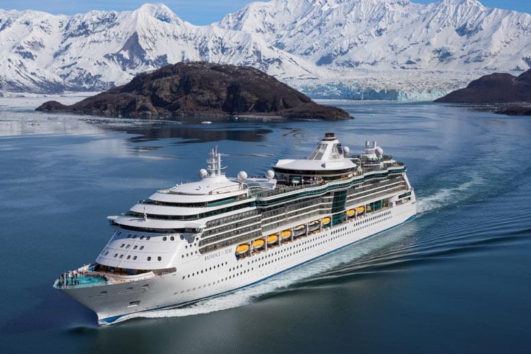Viele Reedereien lassen ihre Schiffe in Deutschland bauen. Die in Papenburg ansässige Meyer Werft hat sich auf XXL-Luxusliner spezialisiert und schon einige Ozeanriesen vom Stapel gelassen. Auch Royal Caribbean International setzt auf deutsche Baukunst. Sechs Kreuzfahrtschiffe lieferte die Meyer Werft bisher für die US-Reederei aus. Als erste lief 2001 die "Radiance of the Seas" vom Stapel.