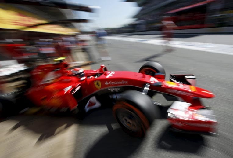 Sebastian Vettel konnte sich am Freitag Nachmittag zwischen die beiden Silberpfeile auf Platz zwei schieben.