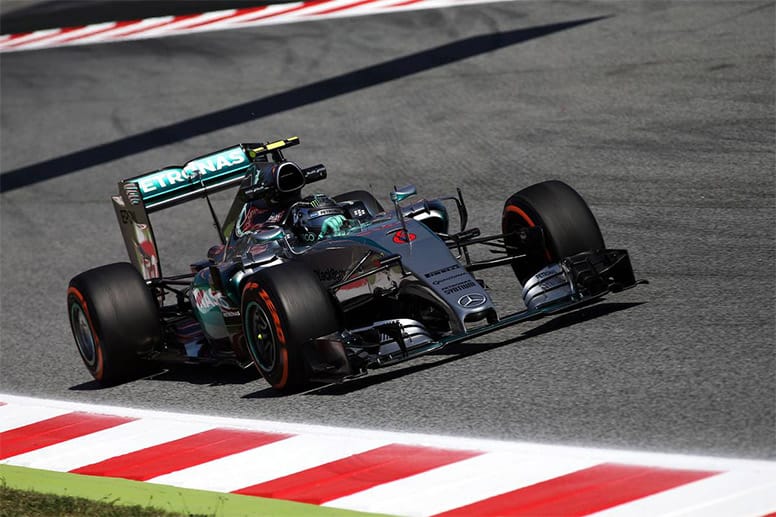 Im dritten freien Training fährt Nico Rosberg die Bestzeit knapp vor Sebastian Vettel.