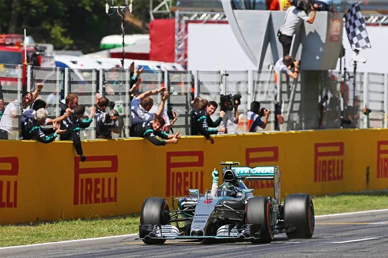 Nico Rosberg ist in Barcelona nicht zu schlagen. Er fährt zu seinem ersten Saisonsieg.