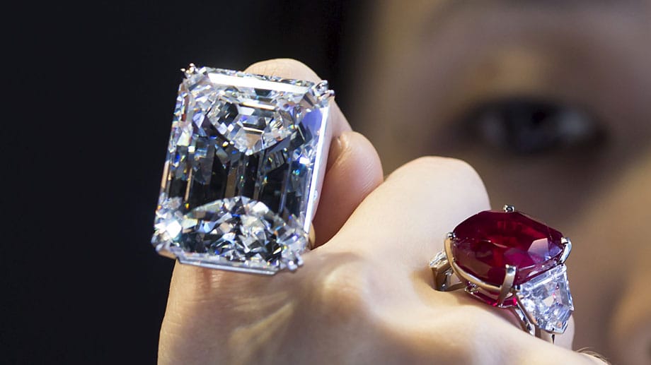 Sotheby's beschrieb den Diamant mit seinen 100,20 Karat als "internally flawless", also als lupenrein und ohne jegliche Verunreinigung.