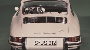 Der Porsche 912 ab 1965 - der 1965 vorgestellte Downsizing-Elfer, angetrieben vom gerade einmal 90 PS leistenden und nur sanft modifiziertem Vierzylinder-Boxer aus dem Typ 356, sollte die Käufer abfangen, denen die Preise des im Vorjahr eingeführten Sechszylinder-Typs 911 zu abgehoben schienen